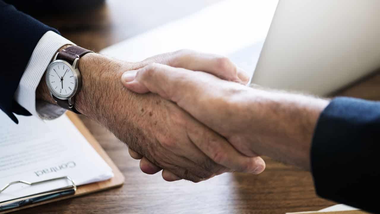 Comment saluer les personnes autour du monde ?